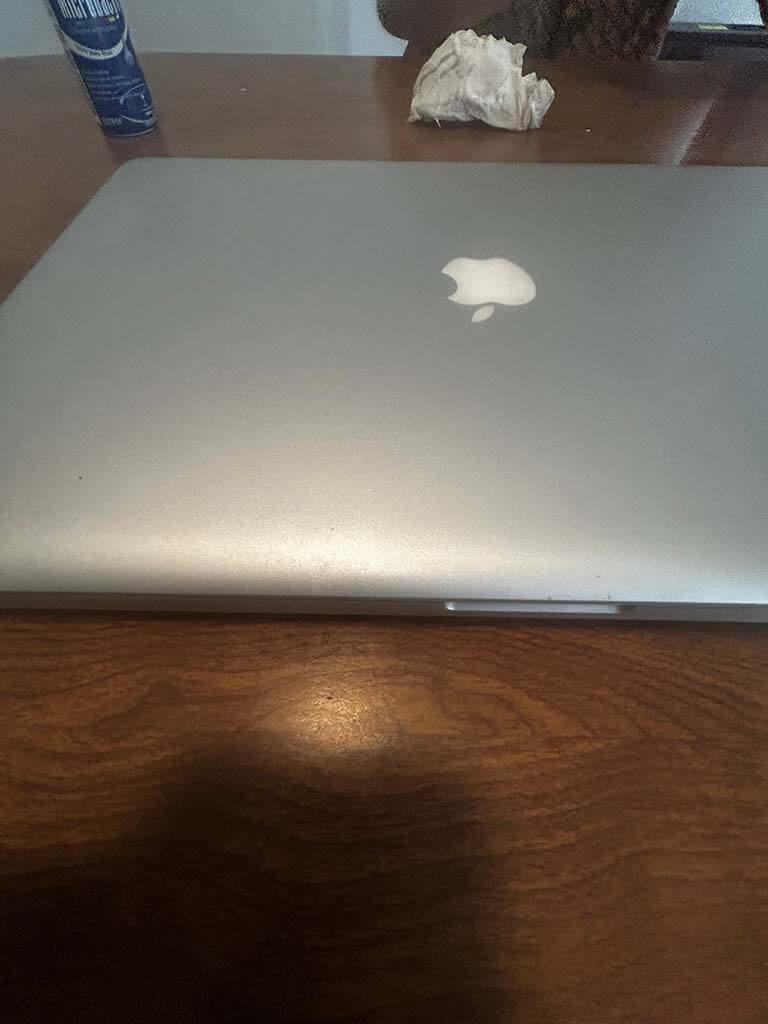 The table and Mac